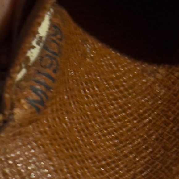 Louis Vuitton Kiss Wallet - Picture 14 of 14